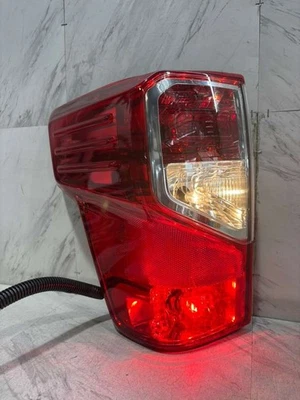 Luz trasera exterior Nissan Titan XD 2016 2024 OEM LH lado izquierdo halógena 26555 ez23a Foto 1 de 4