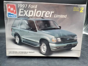 Vintage 1997 Ford Explorer Limited SUV 1:25 AMT Model Kit #8971 NEW - Picture 1 of 17