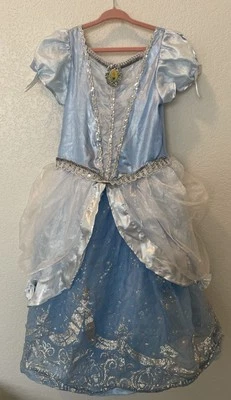 Disney Store Cenicienta Vestido de Baile Vestido Disfraz Azul Blanco Princesa Vestir 7/8 Foto 1 de 4