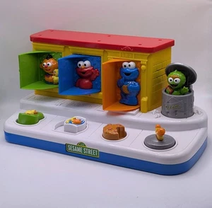 Vintage 2004 Fisher Price Sesamstraße Elmo singend Pop-Up Poppin Pals Sounds funktioniert - Bild 1 von 6