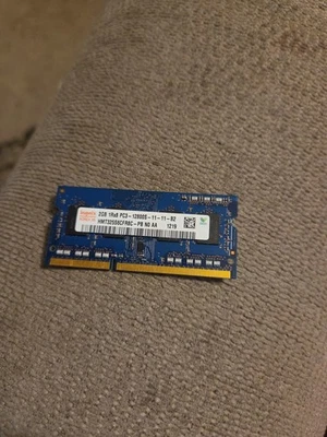Hynix 2GB 1rx8 PC3-12800S Memory HMT325S6CFR8C - Image 1 of 2