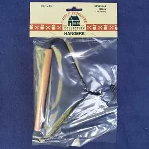 Apple Cupboard Collection Hanger Blackq 5 3/8 x 4 1/4 CPW3044 NIP Craft - Picture 1 of 4