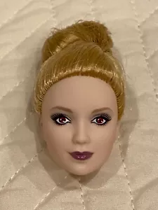 Head_Barbie doll The Twilight Saga Eclipse_Jane_Pale Blonde Vampire Collector - Picture 1 of 9