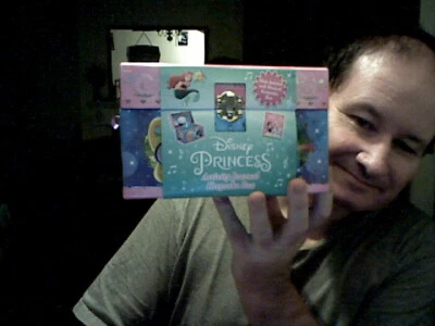 DISNEY PRINCESS ACTIVITY JOURNAL & MUSICAL STORAGE CASE  BIRTHDAY CHRISTMAS  - Image 1 of 2