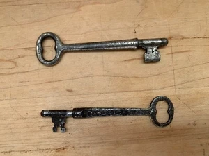 2 Vintage Keys - will be great for collector or wall display - Picture 1 of 6