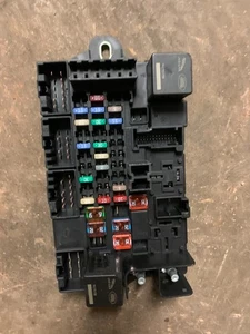 JAGUAR F-TYPE SICHERUNGSKASTEN HINTEN JX5314N030AC - Bild 1 von 2