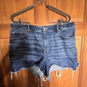 Pantaloncini jeans American Eagle Curvy relaxed denim taglia 14 USA blu sfilacciato orlo grezzo - Foto 1 di 13
