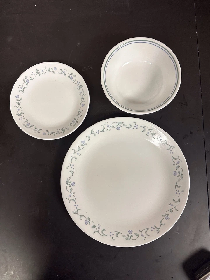 Juego de vajilla Corelle 18 piezas Country Cottage servicio para 6 Foto 1 de 1