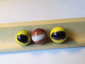 Vintage Bumblebee Marbles With A Boss - Picture 1 of 6