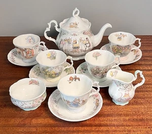 Royal Doulton Brambly Hedge teiera full size crema zucchero stagioni compleanno - Foto 1 di 24