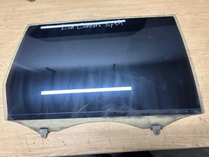 Parabrisas trasero derecho Kia Carens FC 5 puertas año 1999 - 2002 - Imagen 1 de 2