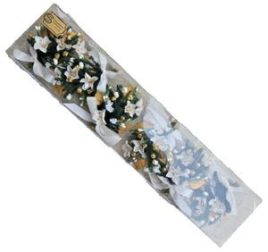 Handarbeit Glittery Christmas Garland Pin - Oktoberfest Bells, Flowers & Ribbon - Picture 1 of 17