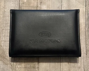 2013 Kia Sorento Owners Manual Book with Case Very Nice - Picture 1 of 6