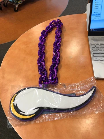 Minnesota Vikings BIG  Logo purple Fan Chain Big Chain Necklace  FAN FAVE Cover