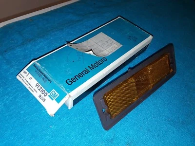 NOS GM 1975-79 NOVA OMEGA FRONT SIDE MARKER LIGHT LAMP CHEVY OLDSMOBILE 76 77 78 - Imagem 1 de 4