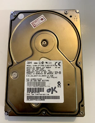 DISCO RIGIDO IBM DESKSTAR 22GXP DJNA-371350 25L2657 13,5GB 5400U/min 2MB ATA 3,5 - Immagine 1 di 3