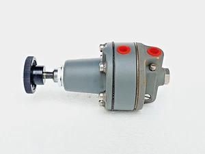 SIEMENS 40-100 Precision Pressure Regulator 1/4", 1.5-100 PSIG # NEW - Picture 1 of 7