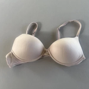 Sujetador Victoria's Secret Body de Victoria Forma Perfecta Push-Up Beige Suave 36B - Imagen 1 de 3