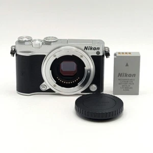 Nikon 1 J5 Silber Spiegellose Digitalkamera 20.8MP nur Gehäuse aus Japan gebraucht - Bild 1 von 4
