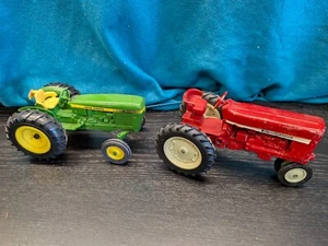 (2) 1/16 scale cast tractors: John Deer 2440 and Int Harvester - Picture 1 of 5