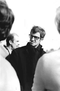 ECHAPPEMENT LIBRE -1964 -J.BECKER- J.P. BELMONDO -20X30 cm-CARTOLINE NB-H.ELWING - Bild 1 von 2