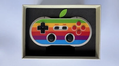 8BitDo NES30 Pro Gamepad Limited Apple AP40 Design Edition Gamepad + Stand - Bild 1 von 4