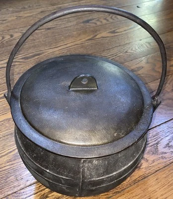 Antique Cast Iron 3 Leg Cauldron Pot Gate Mark 9” Top W/Lid Wrought Handle - Image 1 of 4