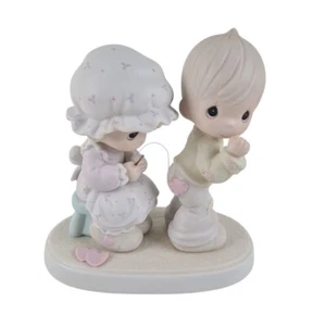 Precious Moments 106844 "Sew In Love" Christmas Original Porcelain Figurine - Bild 1 von 8