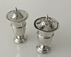 Sterling Silber Salz & Pfefferstreuer Gewürze Chester 1912. - Bild 1 von 7