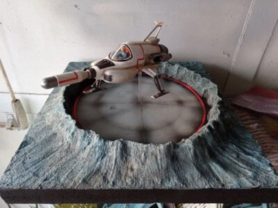 Diorama "UFO" Bandai SHADO Interceptor 1/48 - Serie TV     - Immagine 1 di 4