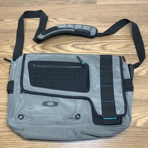 Oakley Messenger Bag Laptop Tactical Field Gear Travel Gray Nylon - Picture 1 of 16