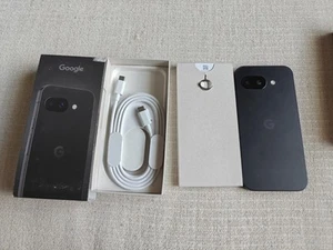 Google Pixel 9a (6.3-inch) Smartphone (GA05769-US) Unlocked - 128GB Obsidian - Zdjęcie 1 z 11