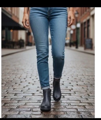 Botas de lluvia al tobillo de goma grises Lucky Brand con cremallera talla 7 Foto 1 de 4