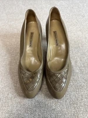 Bottega Veneta Vintage Women's Brown/Tan Leather Heels, Size 7BCond.is V.Gd - Image 1 of 4