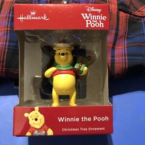Hallmark Christmas Ornament Disney Winnie The Pooh With Gift - Picture 1 of 2