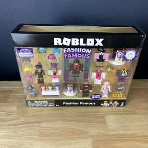 Roblox Fashion Famous Playset Celebrity Collection w/ Virtual Code Jazwares - Picture 1 of 12