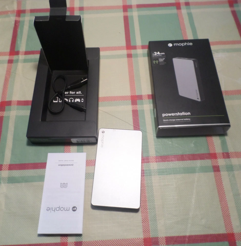 LNUC mophie PowerStation - Universal External Battery - Made  - Image 1 of 4