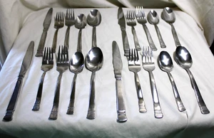 Oneida SUNNYBROOK 5 Piece Place Settings, Service for 4 (20 pcs total) - Picture 1 of 2