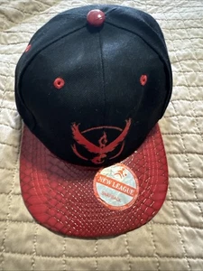 Pokemon GO Team Valor Snap-Back Mütze Red Snake Print - Bild 1 von 9