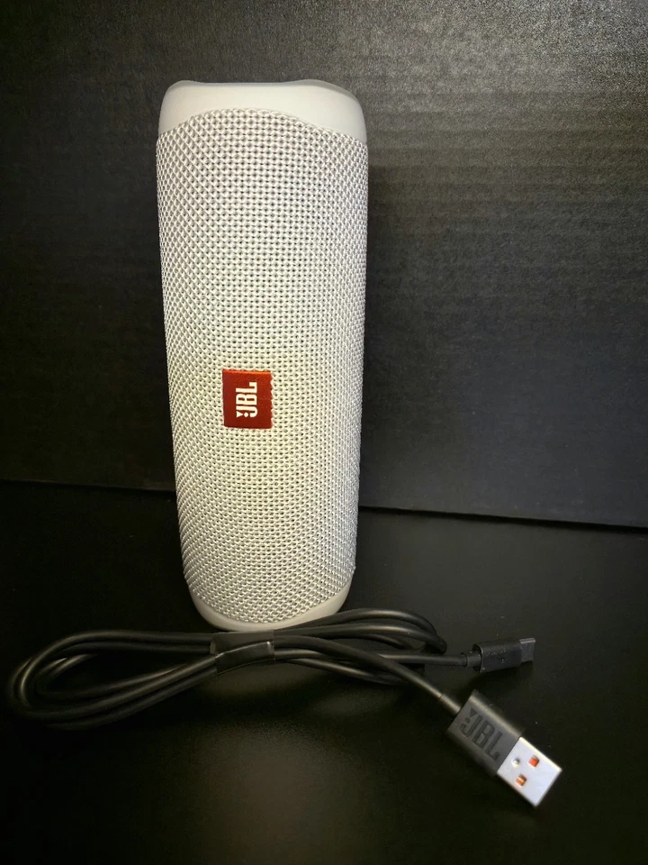 JBL FLIP5 OPEN BOX- With Original Cable.  WHITE Never Used - Image 1 of 4