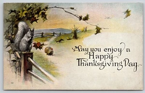 Postal May You Enjoy a Happy Thanksgiving Day Ardilla on Fence - Imagen 1 de 2
