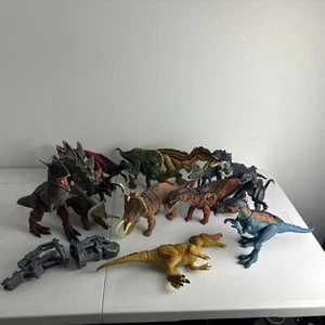 Jurassic World Dinosaurier Spielzeug und Figuren Konvolut X13 - die meisten haben Geräusche sprechen - Bild 1 von 13
