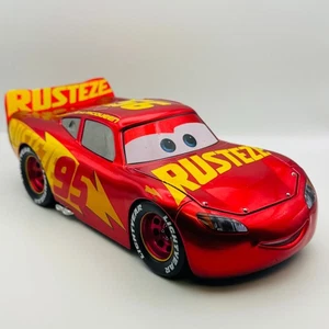 Disney Pixar Cars - JADA RUST-EZE RACING CENTER LIGHTNING MCQUEEN - 1:24 Diecast - Picture 1 of 8