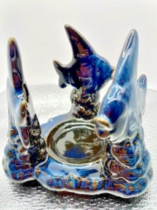 Drei Fische blaue Glasur Keramik Keramik Teelicht Kerzenhalter 4" breit 3,5 hoch - Bild 1 von 6
