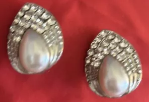Vtg Pearl With Diamonds Clip On Silver Earrings. In Excellent Shape. Teardrop - Picture 1 of 4