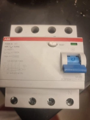 ABB F204 B-40/0.03 40A Fehlerstrom-Schutzschalter - Bild 1 von 2