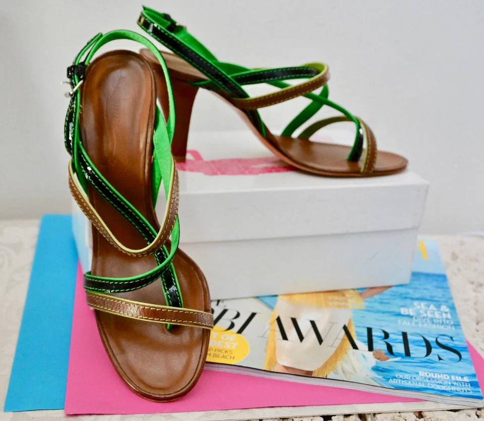 NUEVO EN CAJA $240 Sandalias Sigerson Morrison de charol con tiras de tacón alto 10B Italia Foto 1 de 4