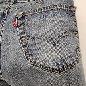 Levi's 550 Herren Jeans 32 x 32 Classic Relaxed Fit Blau Medium Stonewash Red Tab - Bild 1 von 13