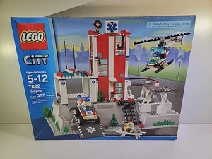 LEGO CITY: Ospedale (7892) nuovo sigillato nella scatola - Foto 1 di 9