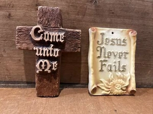 Lot of 2 Mini Vintage Bible Verse Scripture Wall Art Plaques Cross 1949 Plastext - Picture 1 of 6